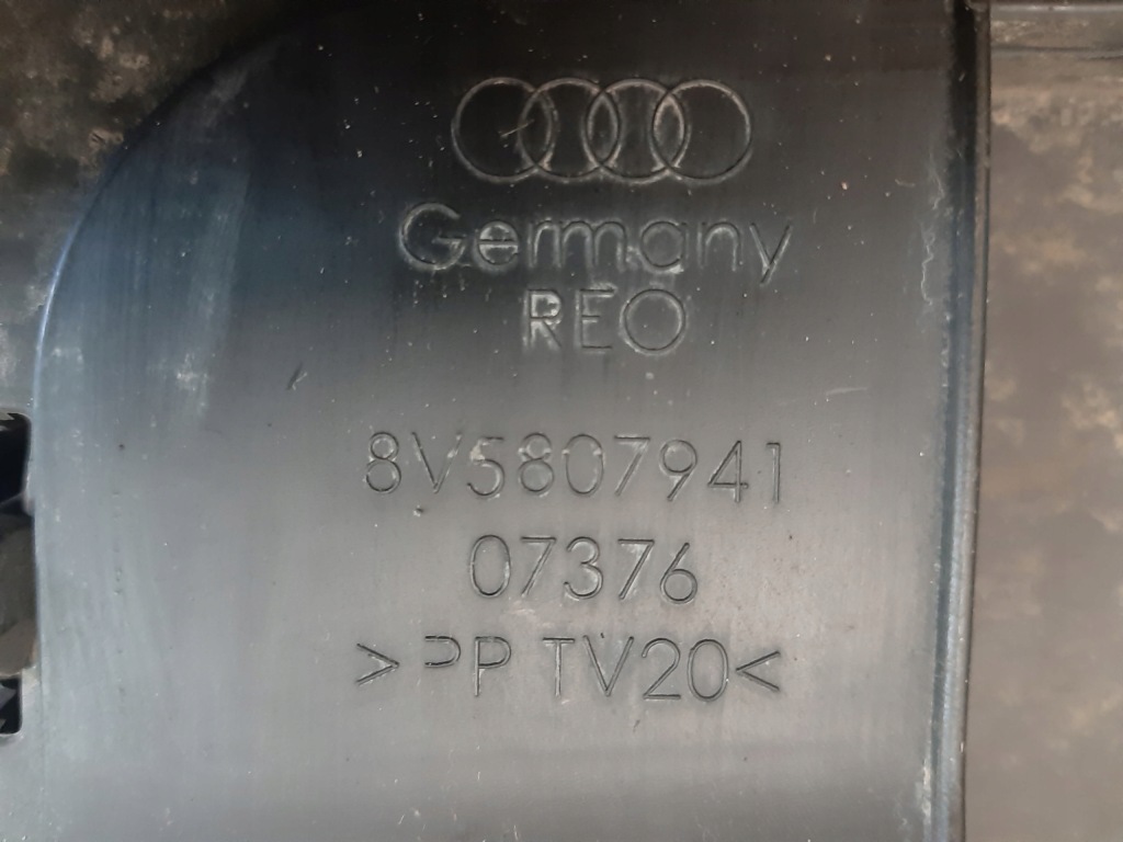 Купить Audi оригинальный номер 8v5807941 накладка спойлер бампера