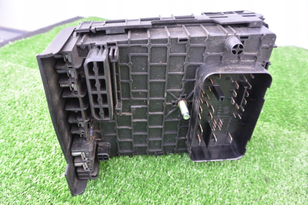 фото №1, Коробка передач предохранителей vw passat cc b7 2.0tdi