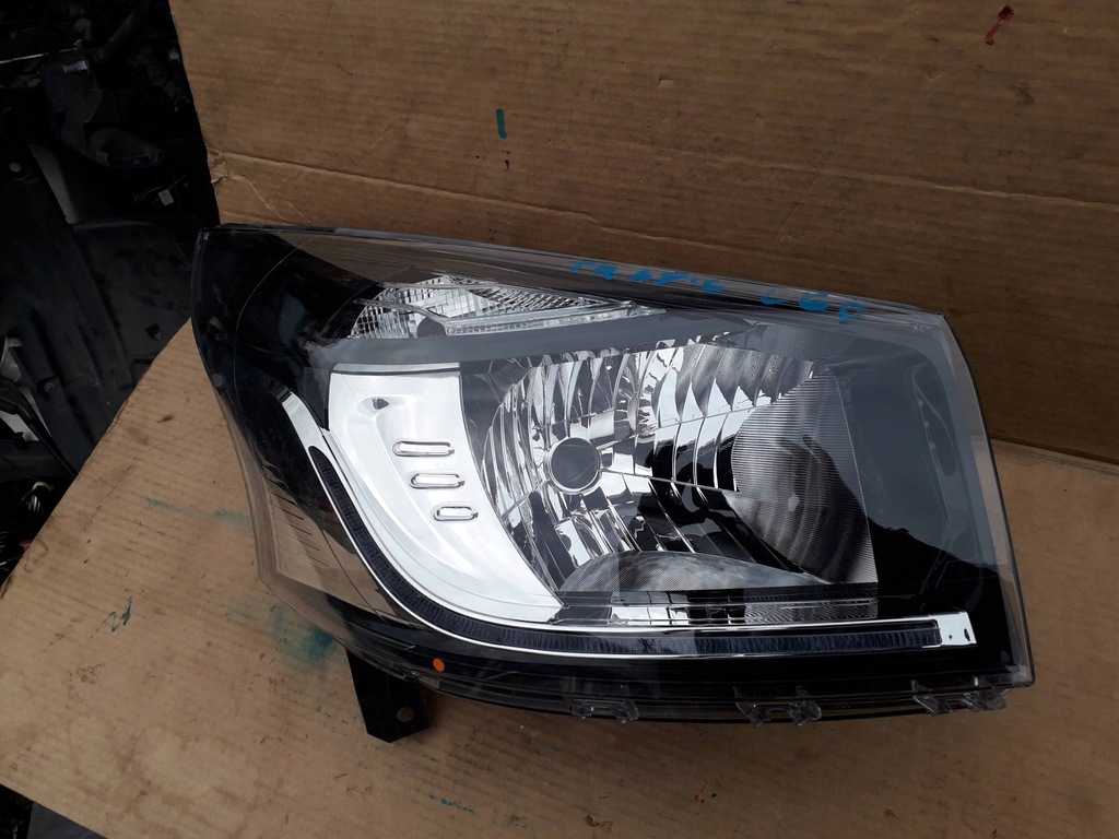 фото №2, Лампа права передня renault trafic iii lift led