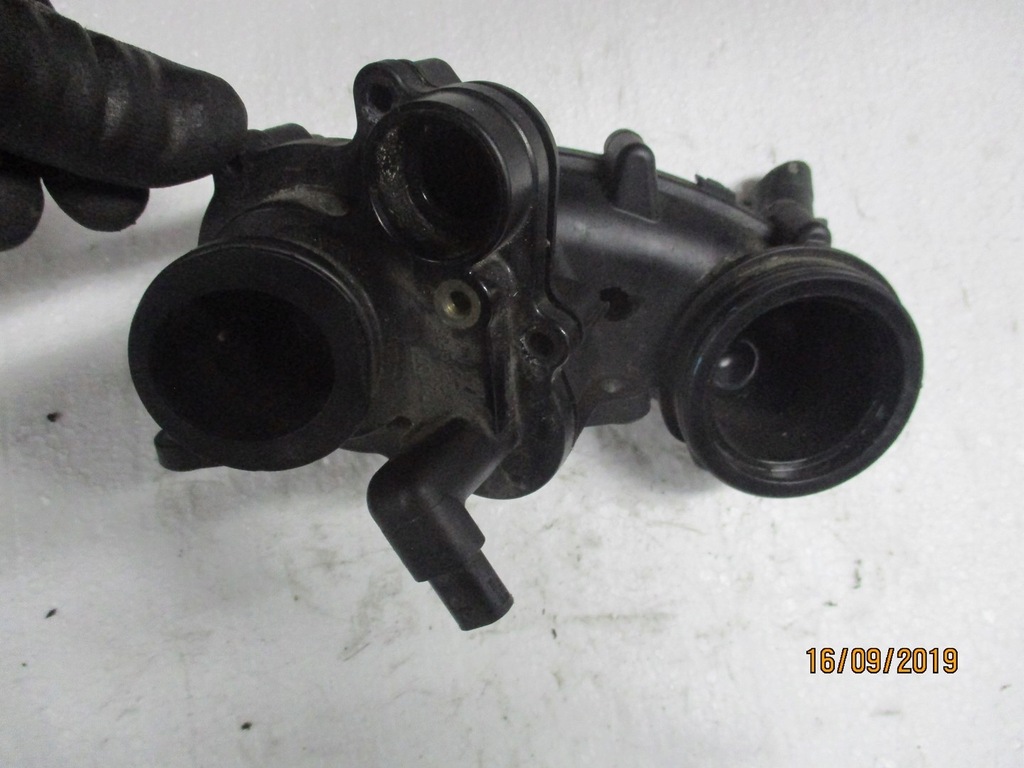 фото №3, Корпус термостат 059121111aq