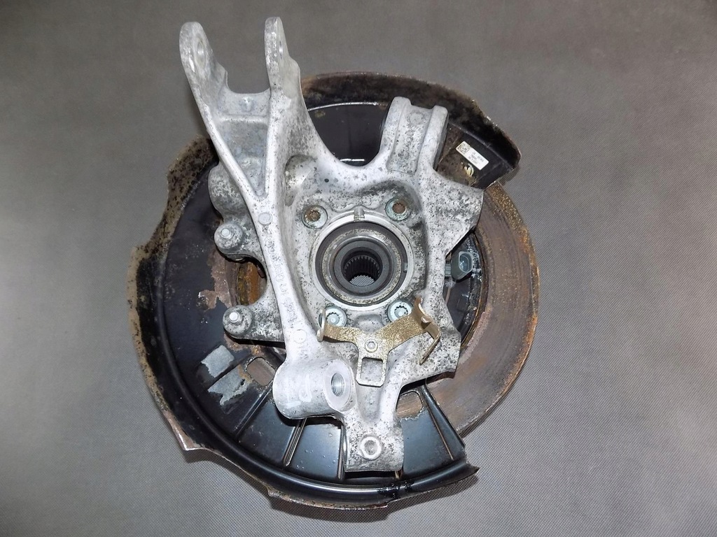 фото №3, Vw touareg 7p поворотний кулак ступиця права задня