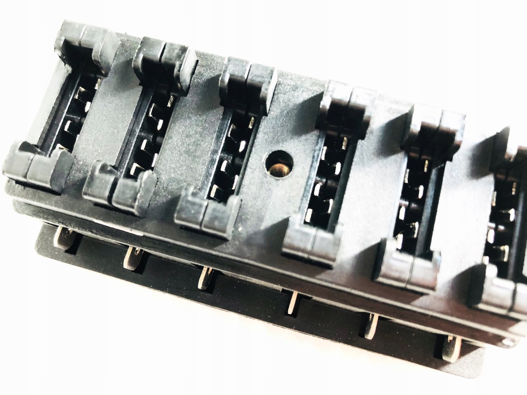 фото №5, Коробка предохранителей 6 соединитель