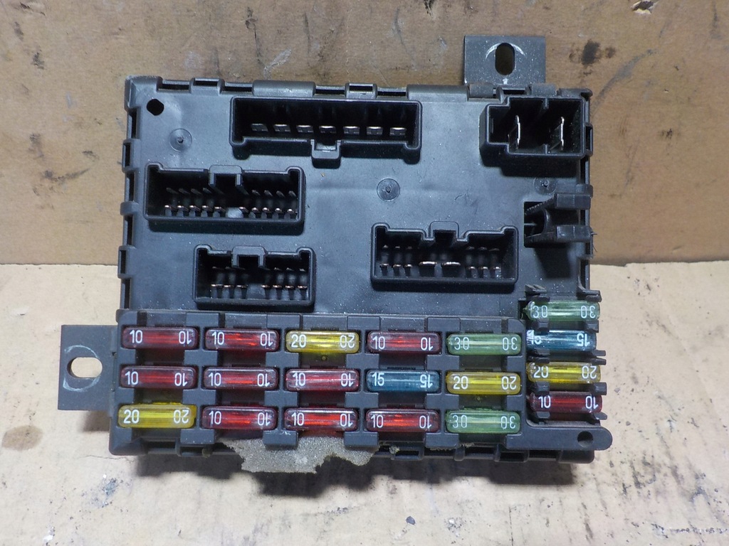 фото №1, Alfa romeo 156 коробка предохранителей 46447809 1.8