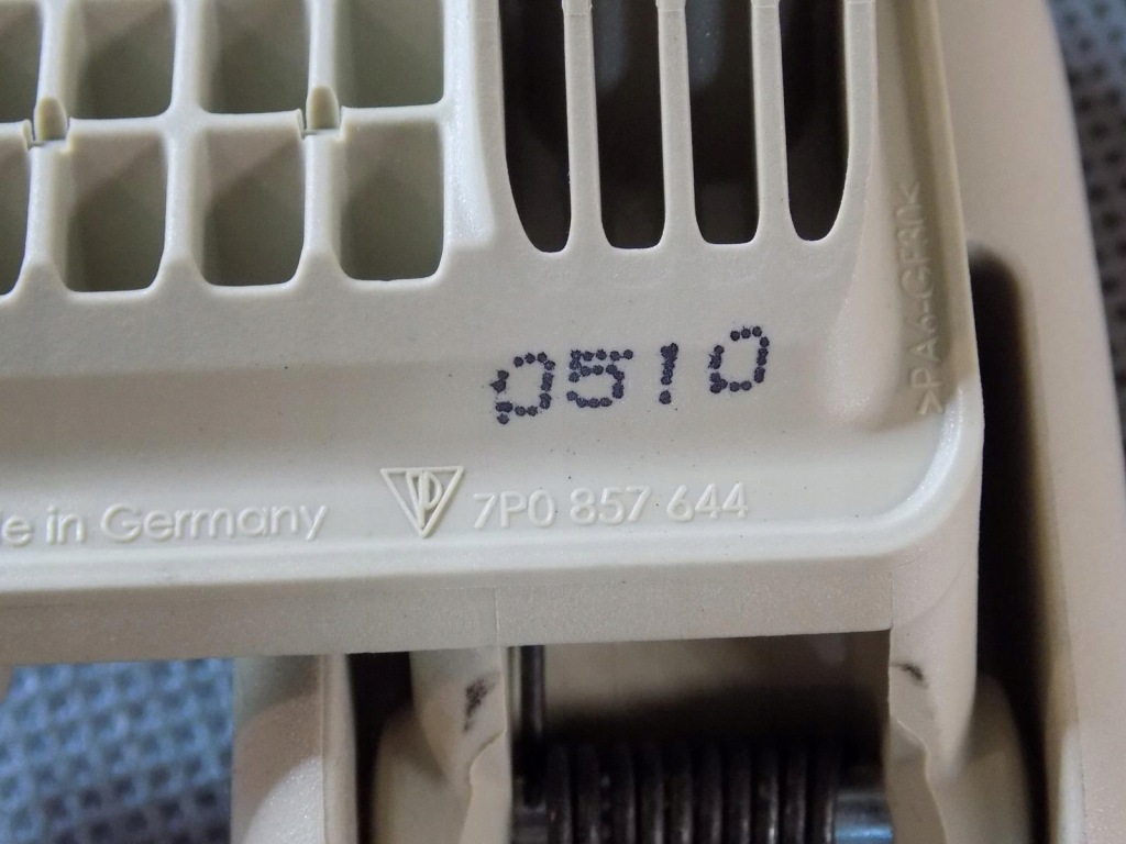 фото №3, Vw touareg 7p ручка потолочный 7p6857644