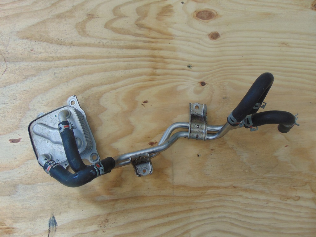 фото №1, Lexus is 300h радіатор оливи