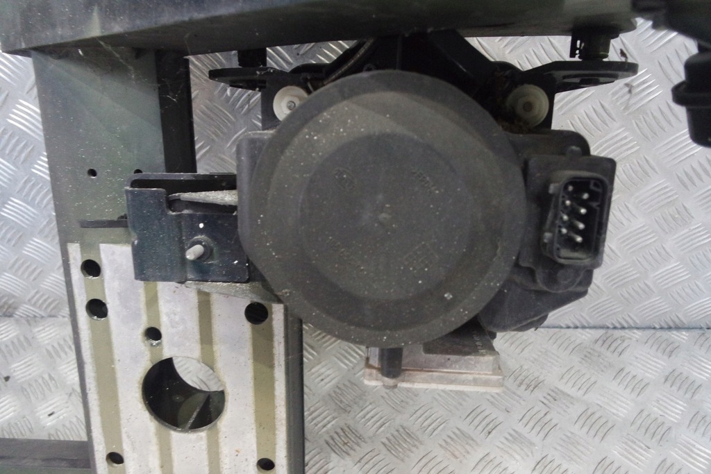 фото №8, Rolls royce phantom pas передний усилитель лампы