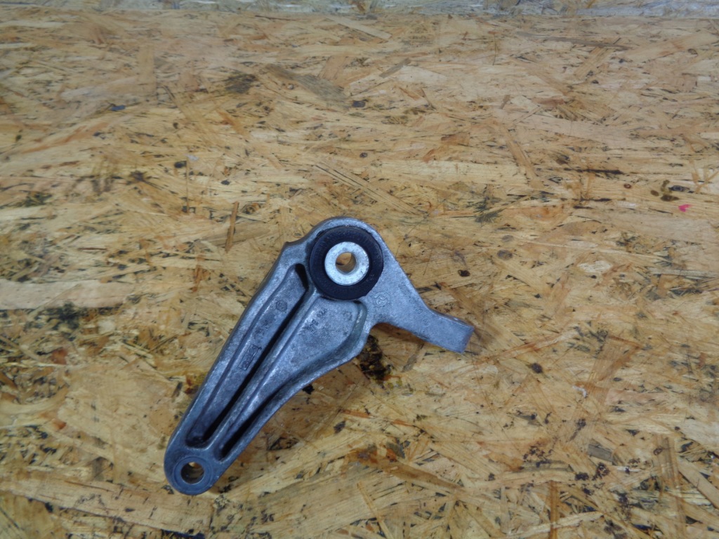 фото №1, Кронштейн подушка коробки volvo v50 s40 1.6d