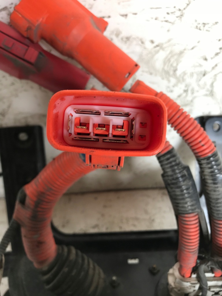 фото №6, Nissan leaf разъём зарядки штекер решётка радиатора перед