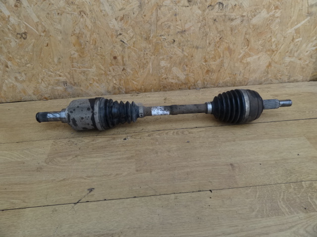 фото №1, Dacia duster ii 2018 1,6 sce 4x4 приводной вал левая перед