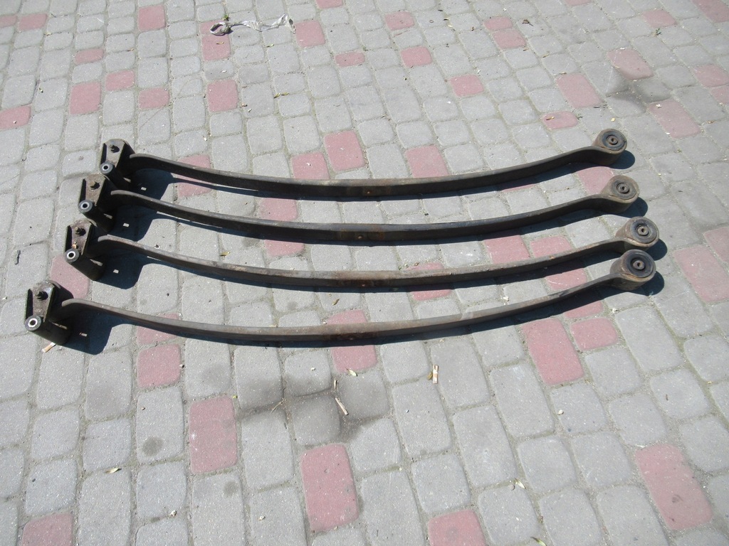 фото №2, Crafter sprinter lagi ресора щітка