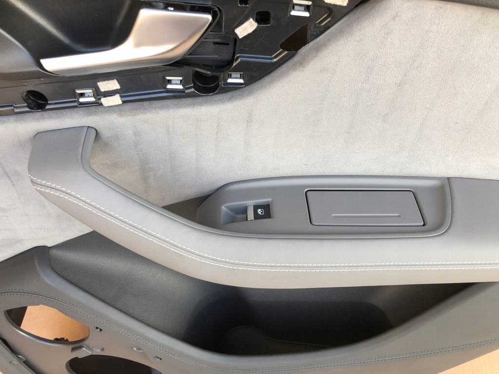 фото №7, Обшивка дверь pt кожа alcantara led audi q7 4m