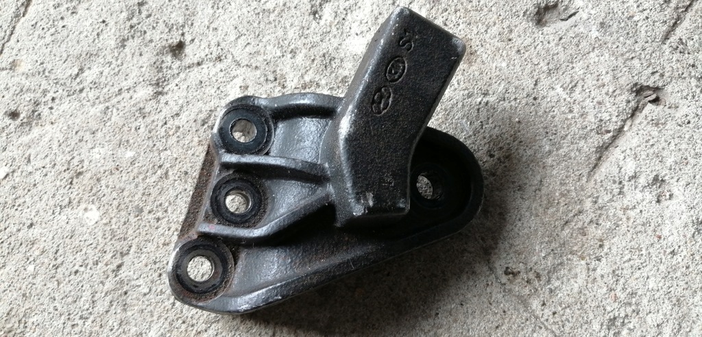 фото №1, Hyundai i30 ii 1.6 crdi кронштейн двигуна