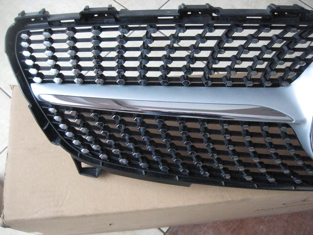 фото №2, Решітка радіатора - diamond - mercedes a klasa w176 - lift amg