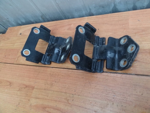 фото №1, Nissan cube 2011 петлі кришки багажника комплект