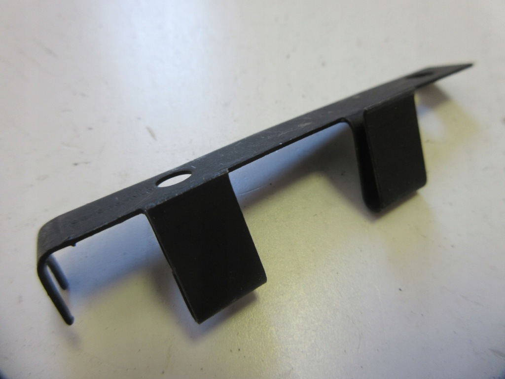 фото №1, Audi a5 кронштейн трос 8t0823531