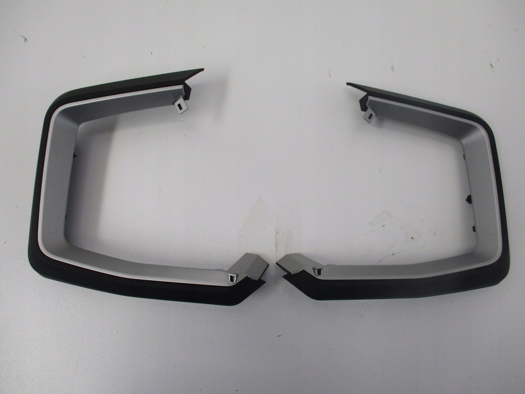 фото №1, Заглушка рамка audi a1 82a 17r