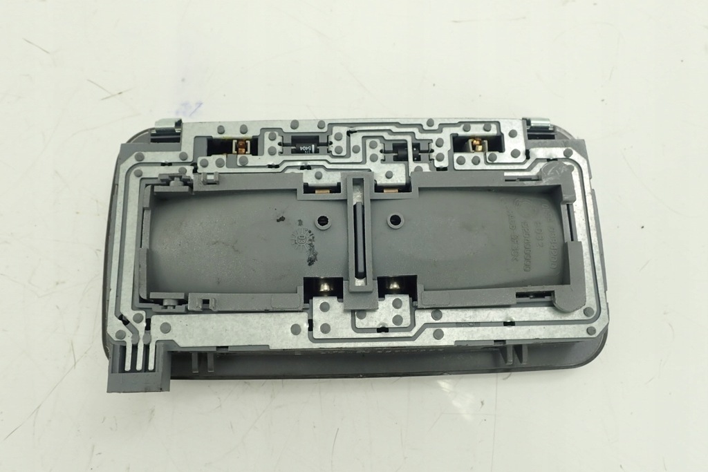 фото №3, Лампа потолочный alfa romeo оригинальный номер 1520400000