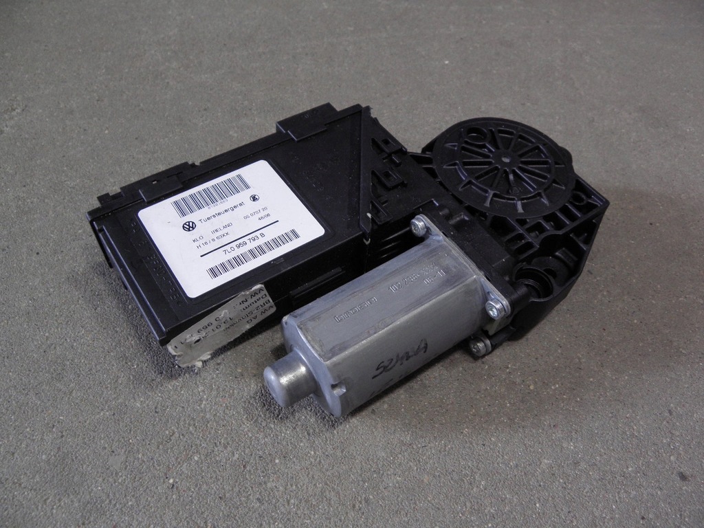 фото №1, Vw touareg // моторчик модуль двері 3d0959793b