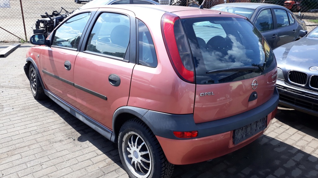 фото №1, Лампа задняя l i p opel corsa c 1,2-wszystkie запчасти