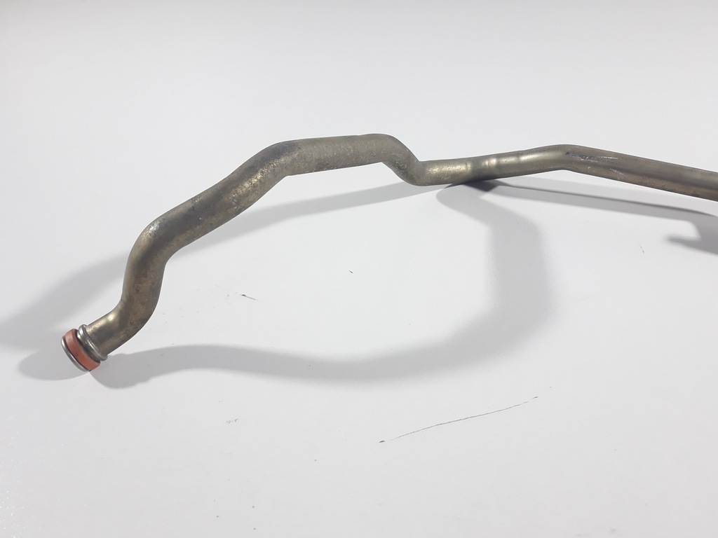 фото №11, Volvo xc60 2.0 d4 13r - трубка масла турбины