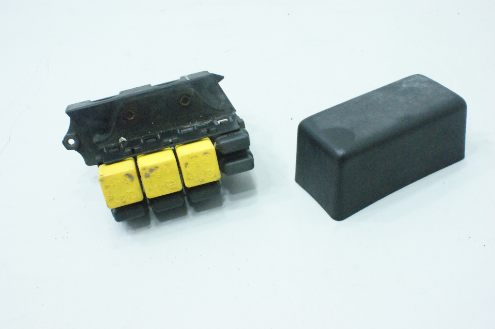 фото №1, Коробка запобіжників maserati 3200gt 98-