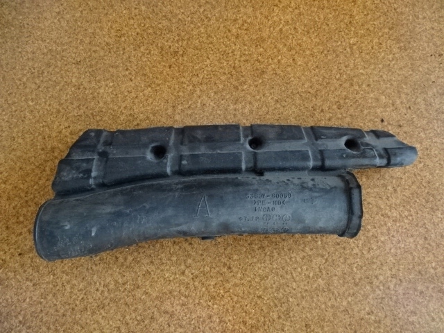 фото №1, Land cruiser 100 03 труба впускной воздуховод 4,2td