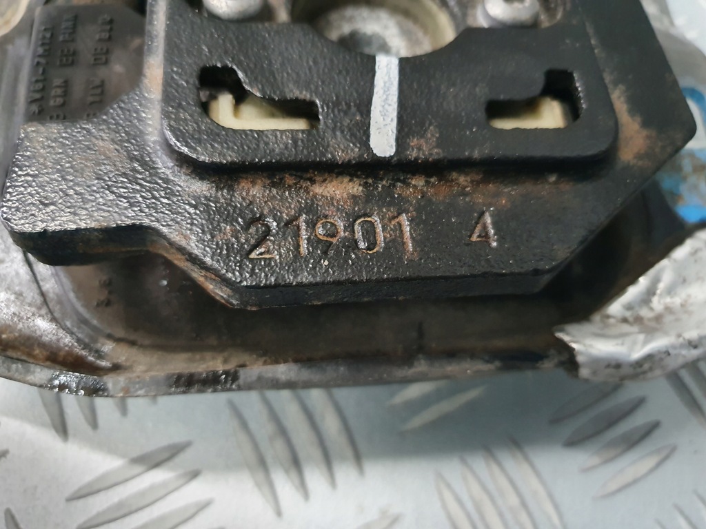 фото №7, Подушка кронштейн двигуна volvo c30 s40 v50 1.6 d2