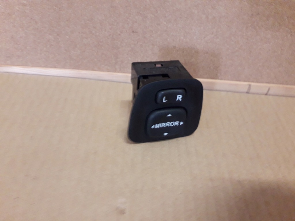 фото №1, Toyota aygo ii панель регулировки зеркал