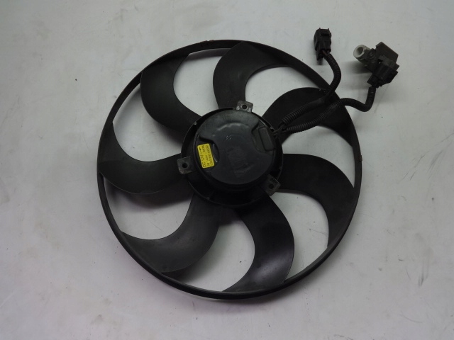 фото №2, Hyundai i20 08-12r 1.4 b вентилятор радиатора