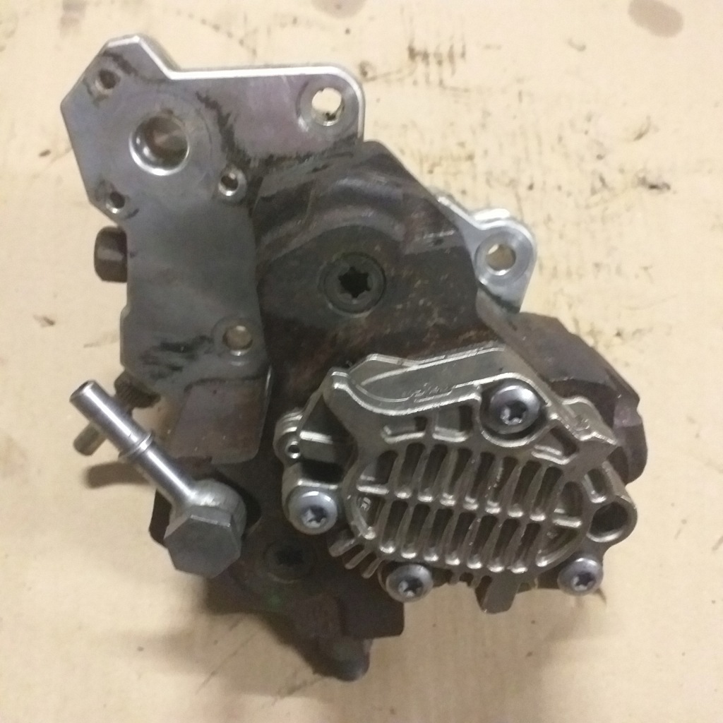 фото №1, Renault trafic насос впрыскная 8200803375