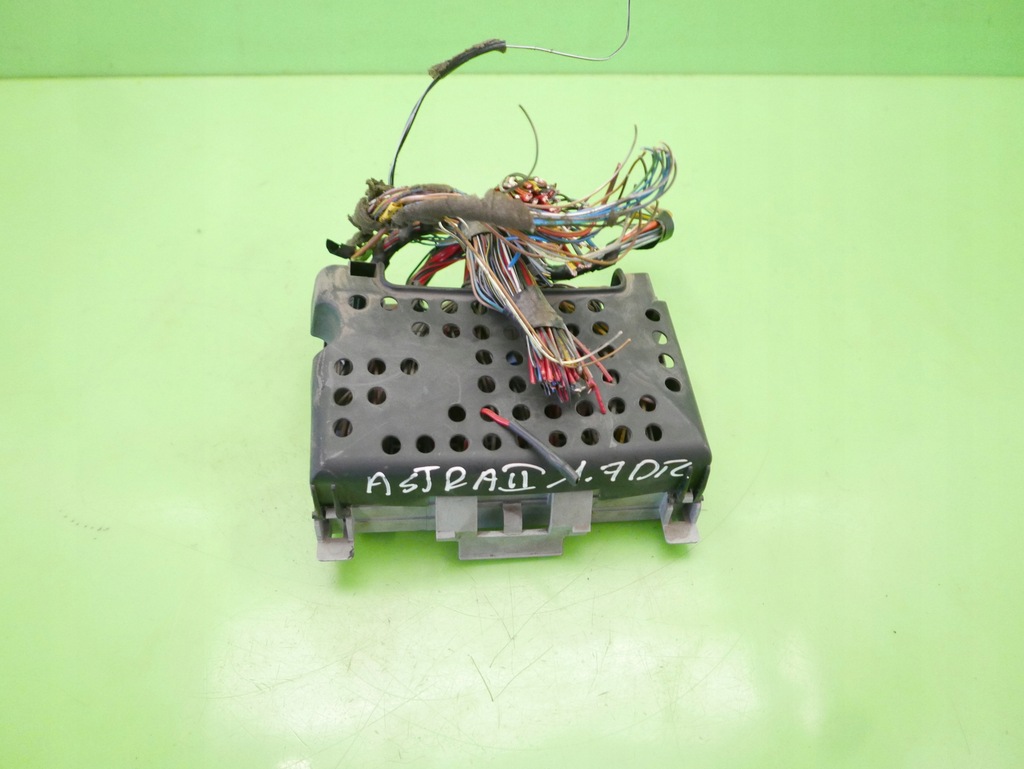 фото №7, Коробка запобіжників opel astra ii g 1.7 dtl 98-