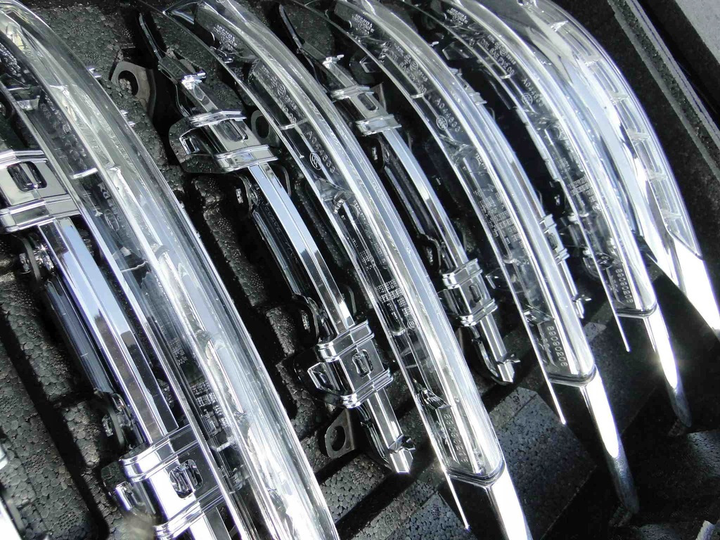 фото №16, Mercedes r klasa w251 led w бампер передній 251