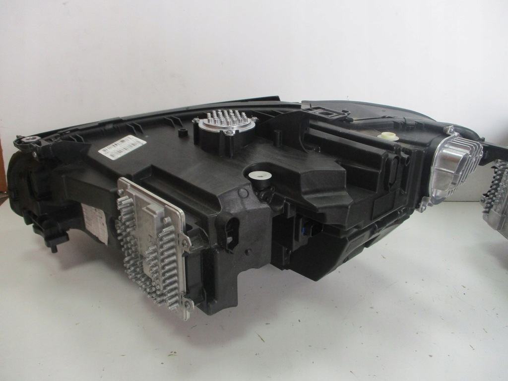 фото №9, Лампа лампы full led bmw 8 g14 8739588 8739587