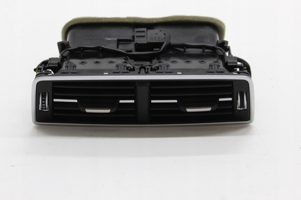 фото №1, Audi q7 4m решётка обдув 4m0819203c