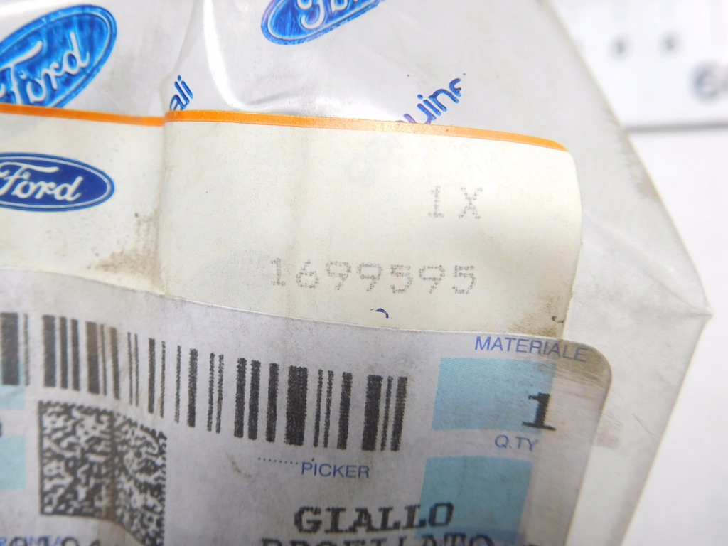 фото №5, Прокладка скло двері з правої задній. ford 1699595