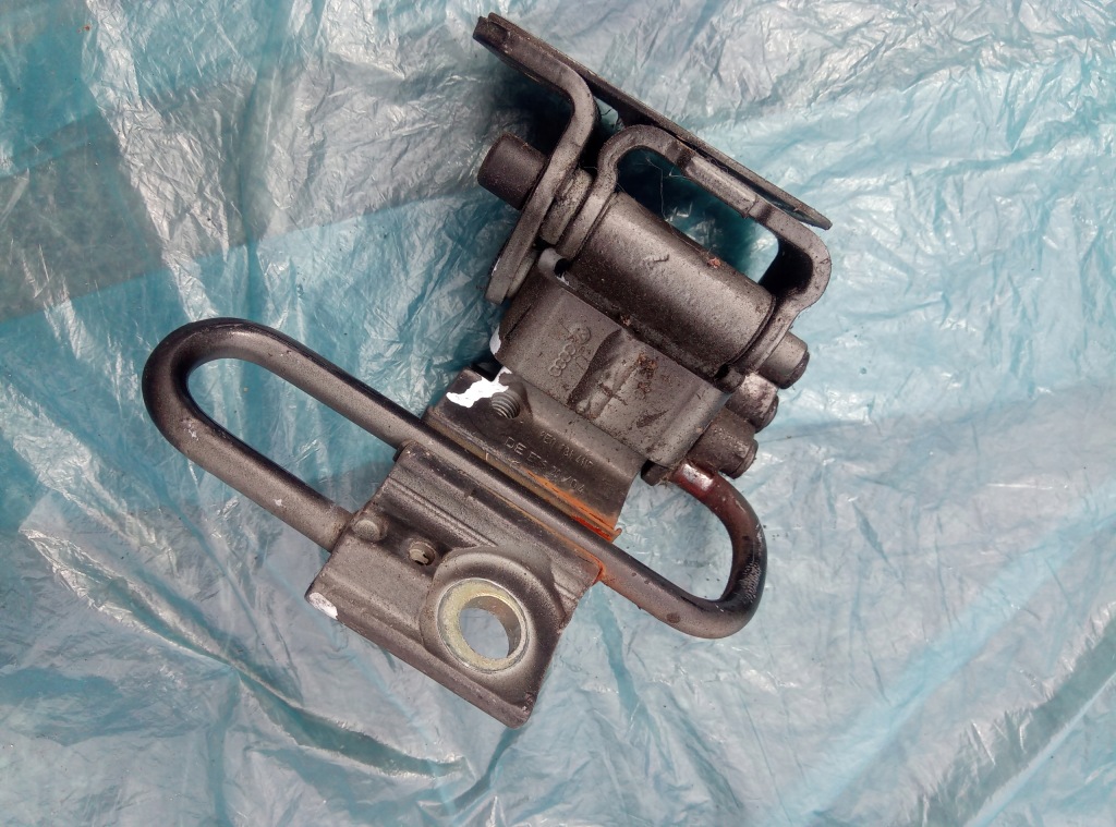 фото №2, Петля 8e0831412b перед правий audi a3