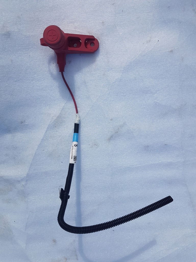 фото №1, Tesla model s аварийная клемма plus 104621703a новый