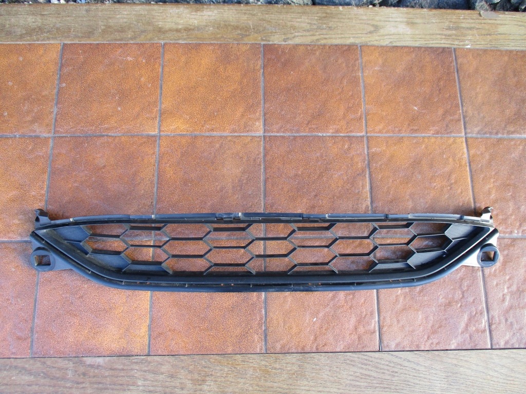 фото №1, Honda hrv ii решётка средняя перед