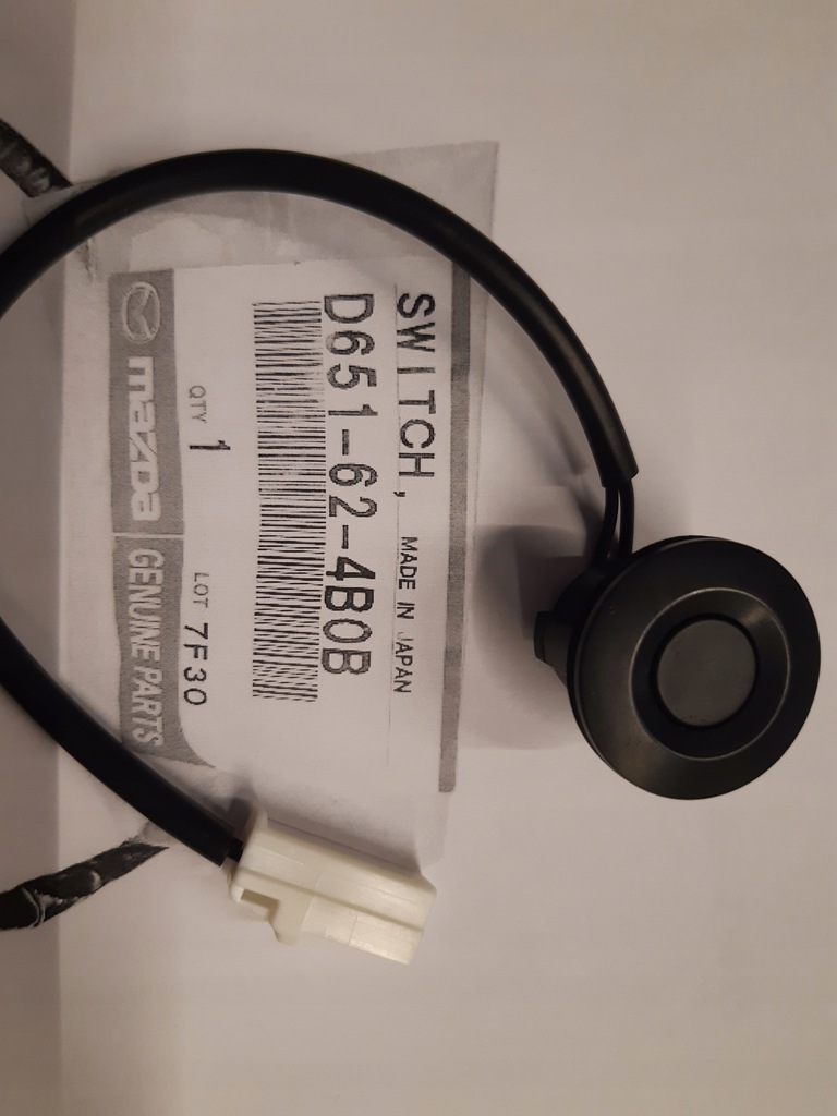 фото №1, Кнопка кришки вимикач mazda 2 de 07-14 новий oryg