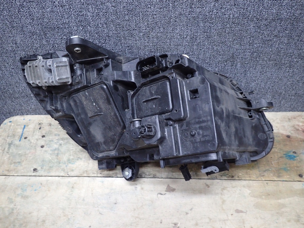 фото №11, Лампа лампы перед mercedes c klasa w205 full led