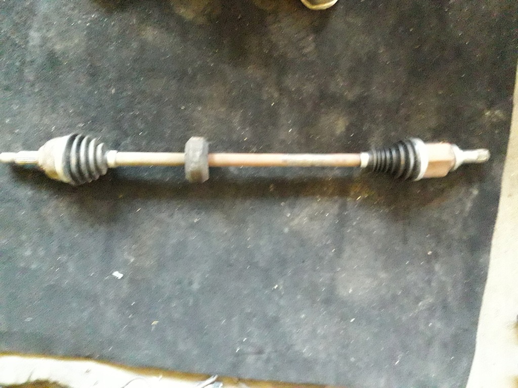 фото №1, Привідний вал права dacia sandero tce dci 2017r 391007857r