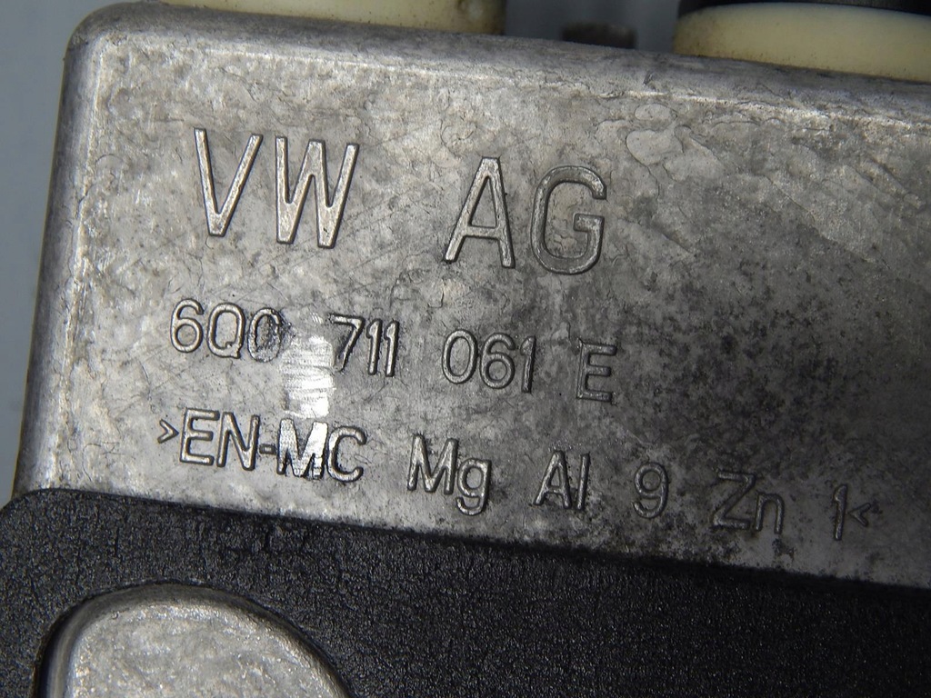 фото №5, Skoda fabia iii 1.0 tsi домкрат передач 6c0711049f