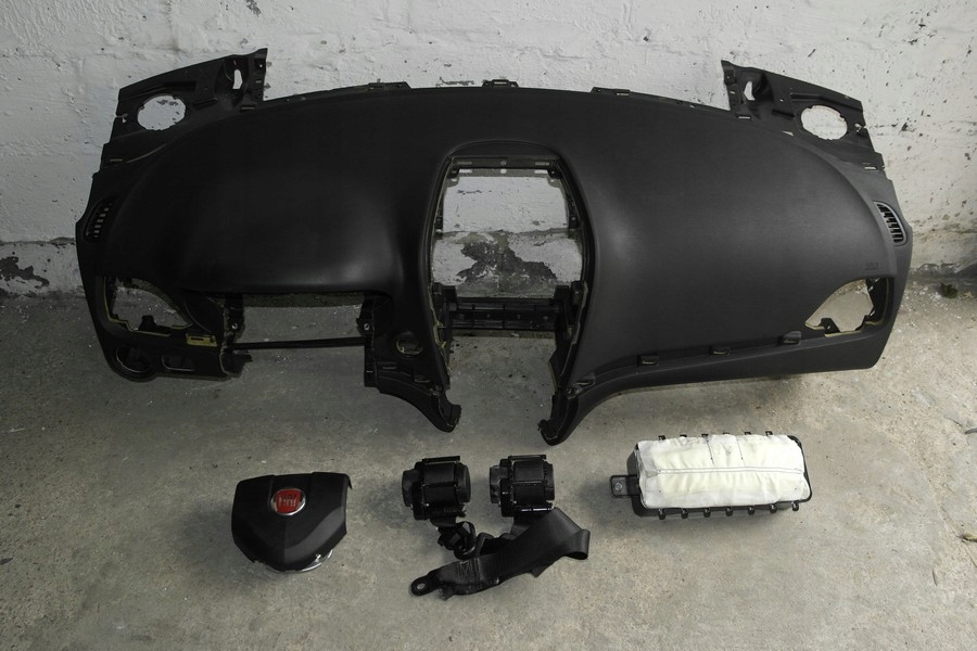 фото №1, Fiat freemont подушка безопасности ремни приборная панель консоль kokpitpulpit полка