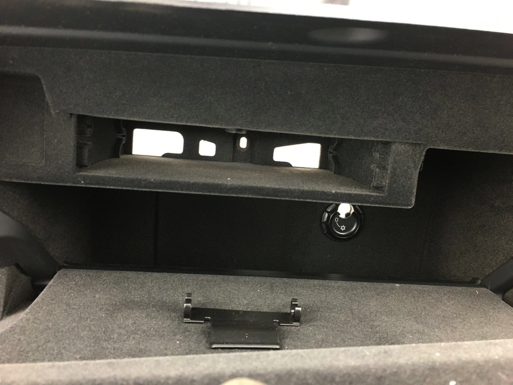 фото №9, Бардачок пасажира чорний шкіра audi оригінальний номер 4n1857035a