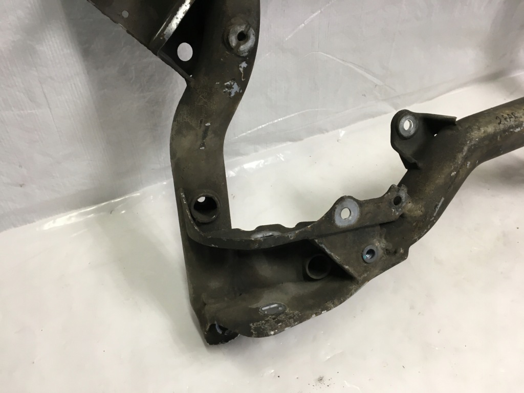 Mercedes c w294 підрамник підрамник перед Доставка