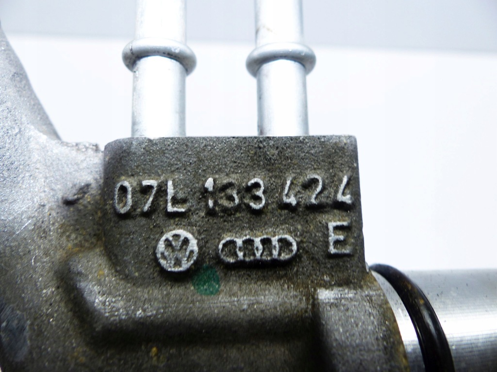 фото №3, Audi s8 s6 5.2 fsi v10 bxa трубка патрубок вентиляція картера