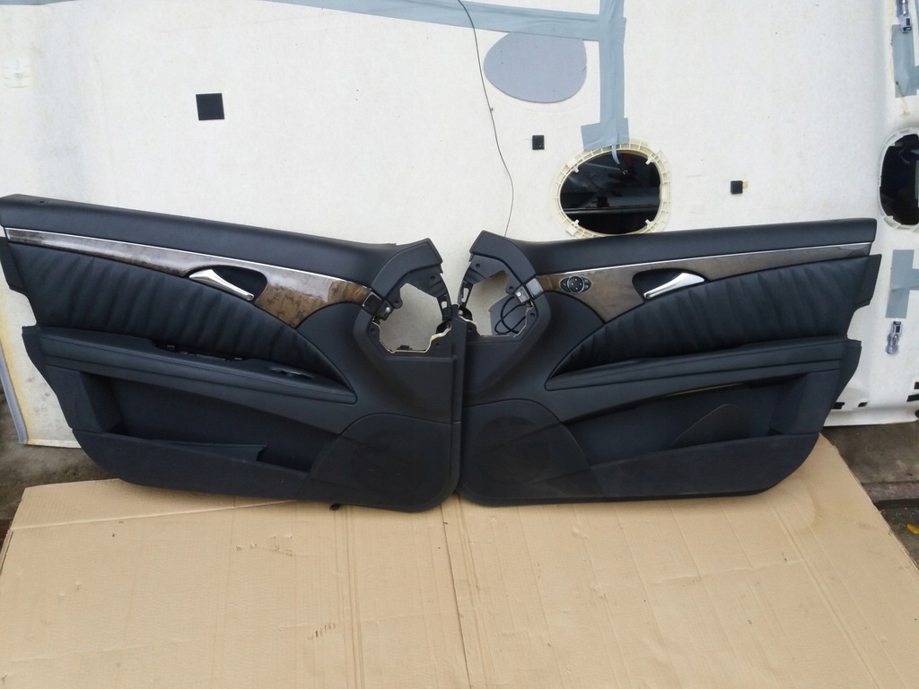 фото №1, Оббивка обшивка двері перед l/r mercedes w211 uk