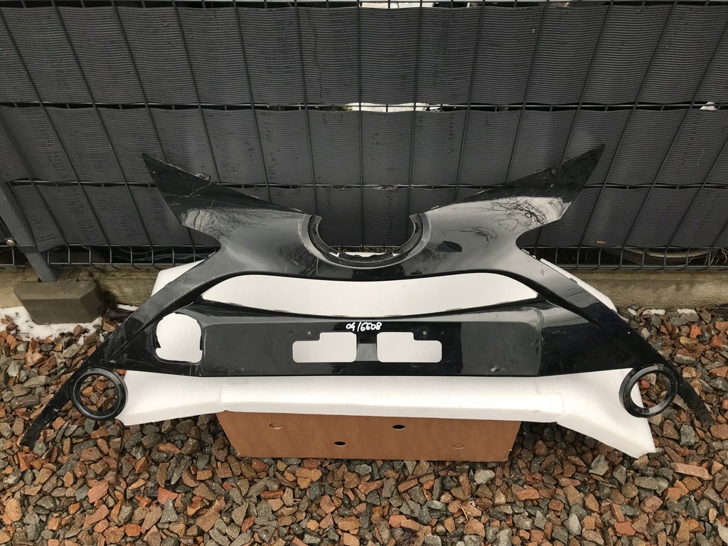 фото №1, Toyota aygo решётка радиатора решётка радиатора бампера перед 2015-