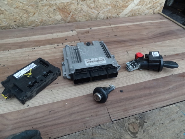 фото №8, Dacia lodgy 13r 1,5 dci бортовой компьютер набор 237102213r