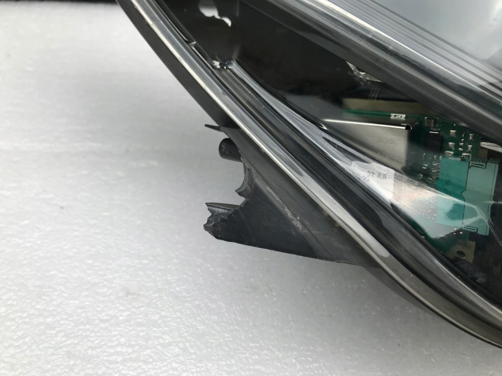 Opel insignia правий фара перед ксенон led рестайлінг  13- в Україні